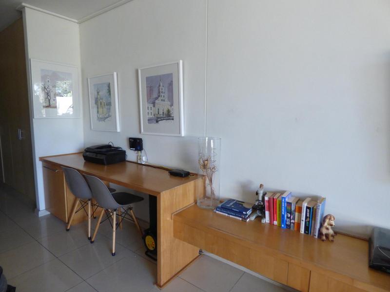 1 Bedroom Property for Sale in Green Point Western Cape